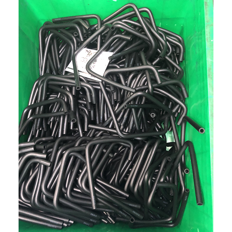 Customized black NBR CSM formed rubber hose  FKM ECO fuel line hose supplier